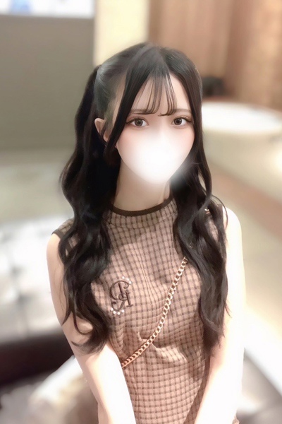 野々せりな