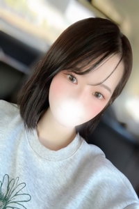新美まゆか