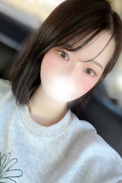 新美まゆか