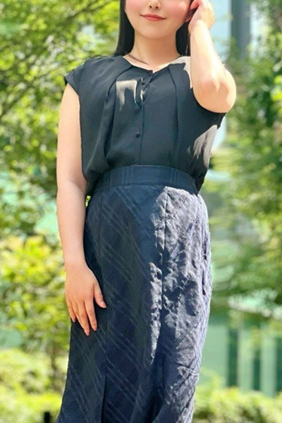 新倉あおい