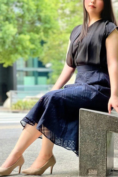 新倉あおい