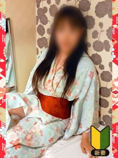 夜桜つゆり