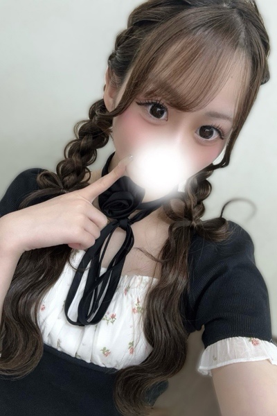 初美しゅり