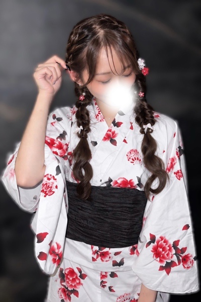 初美しゅり