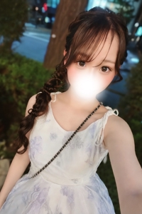 初美しゅり